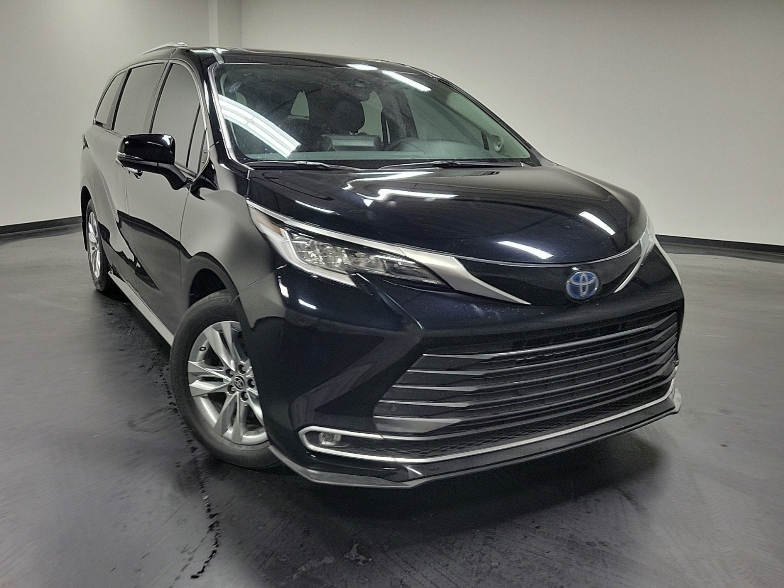 2023 Toyota Sienna Limited