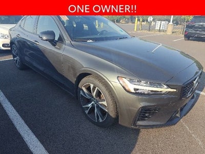 2021 Volvo S60 Recharge Plug-In Hybrid T8 R-Design Expression