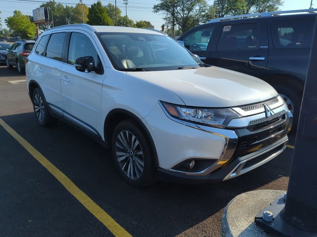 2020 Mitsubishi Outlander ES