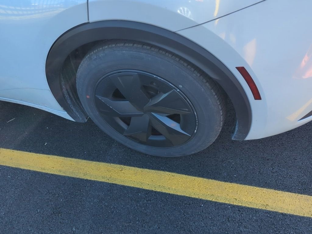 2023 Toyota Prius LE