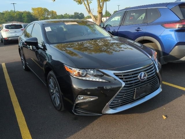 2016 Lexus ES 300h