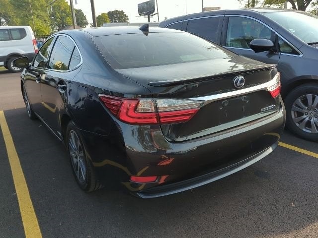 2016 Lexus ES 300h