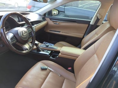 2016 Lexus ES 300h