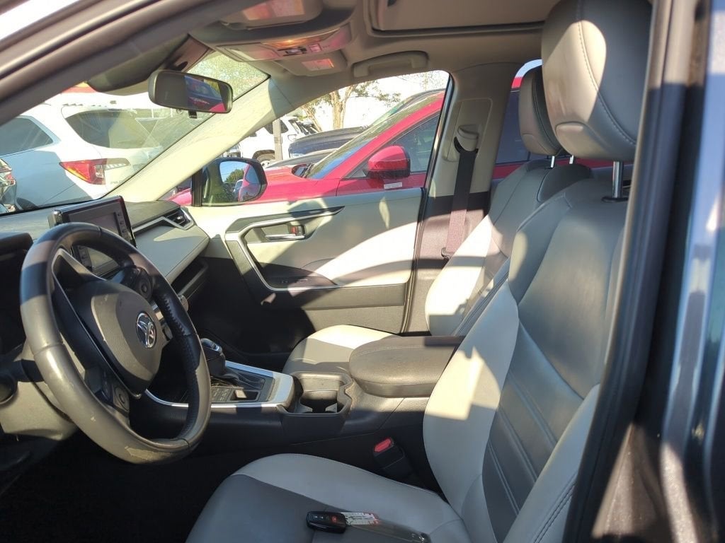 2020 Toyota RAV4 XLE Premium