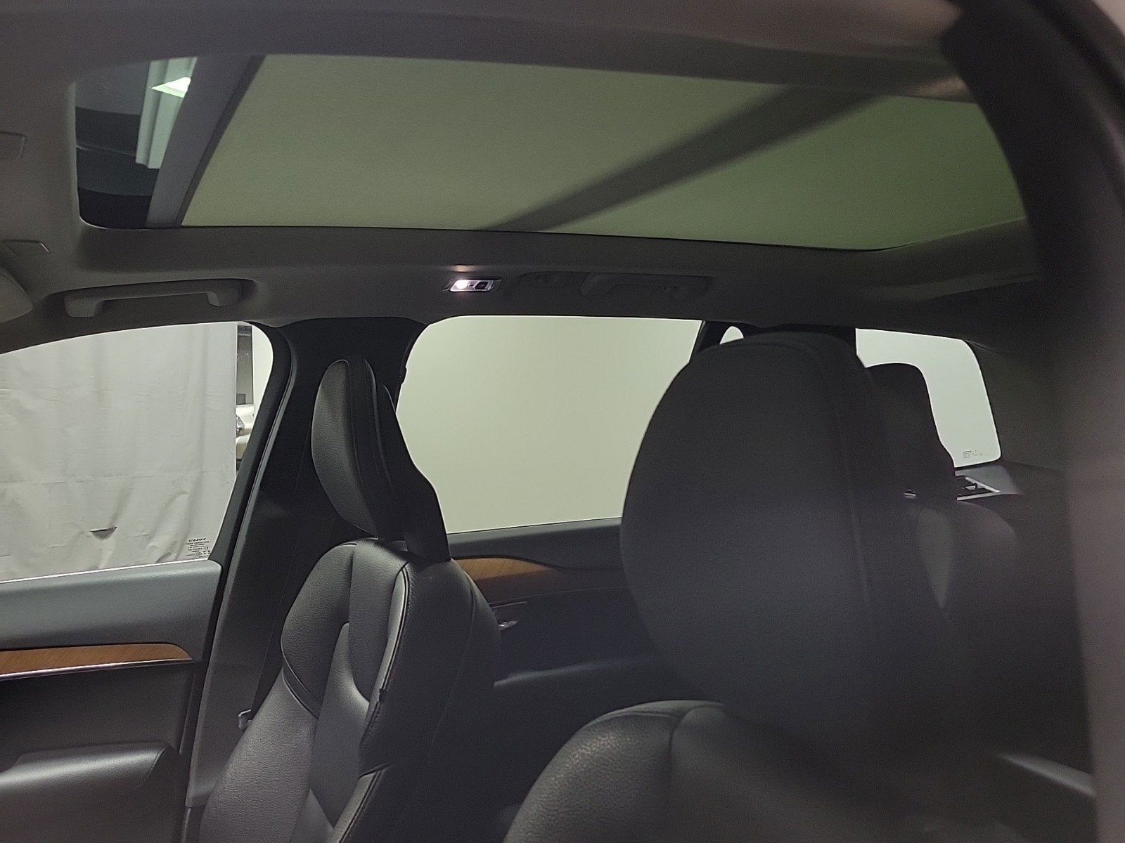 2021 Volvo XC90 T6 Momentum