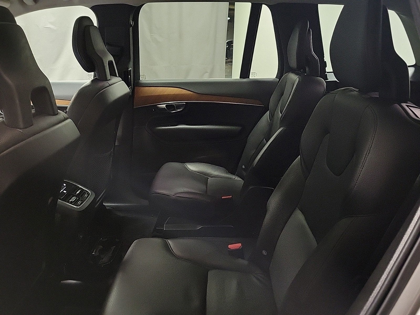 2021 Volvo XC90 T6 Momentum