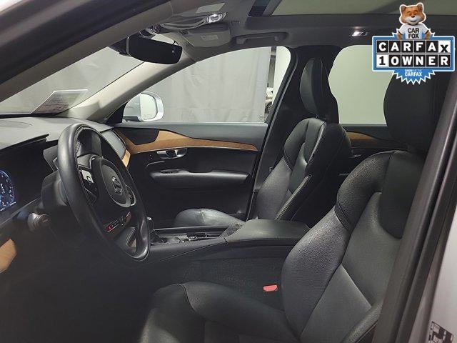 2021 Volvo XC90 T6 Momentum