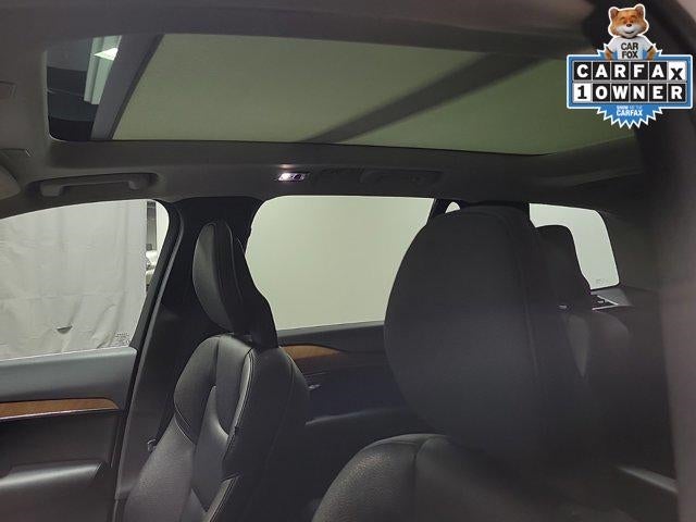 2021 Volvo XC90 T6 Momentum