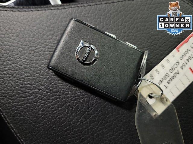 2021 Volvo XC90 T6 Momentum