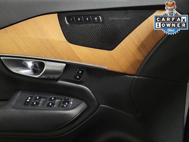 2021 Volvo XC90 T6 Momentum