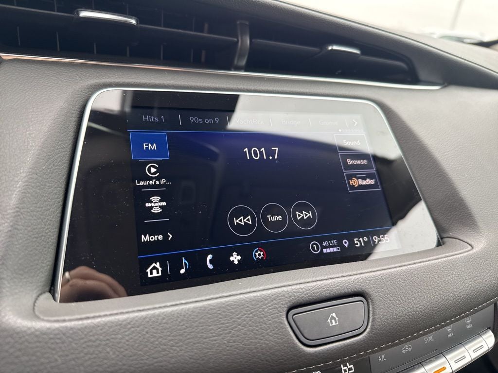 2023 Cadillac XT4 Premium Luxury