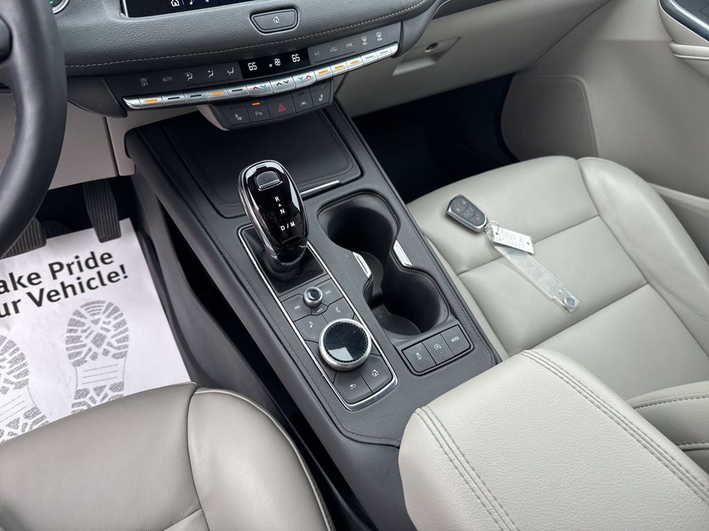 2023 Cadillac XT4 Premium Luxury