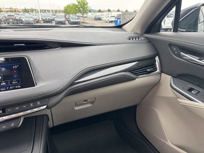 2023 Cadillac XT4 Premium Luxury