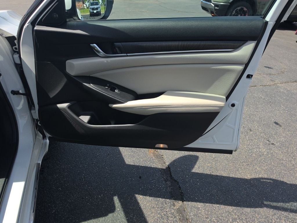 2019 Honda Accord Touring 2.0T
