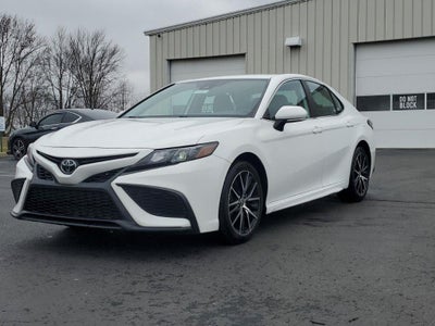 2022 Toyota Camry SE