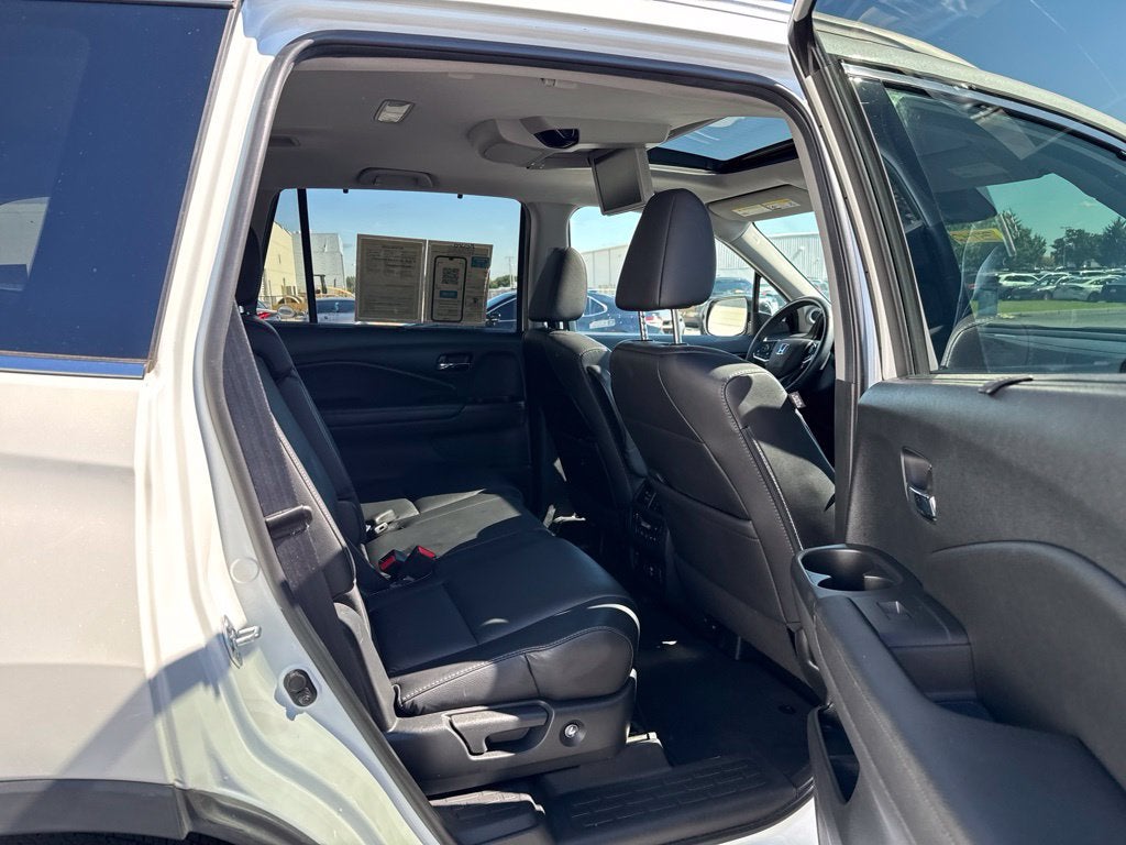 2022 Honda Pilot Touring 8 Passenger
