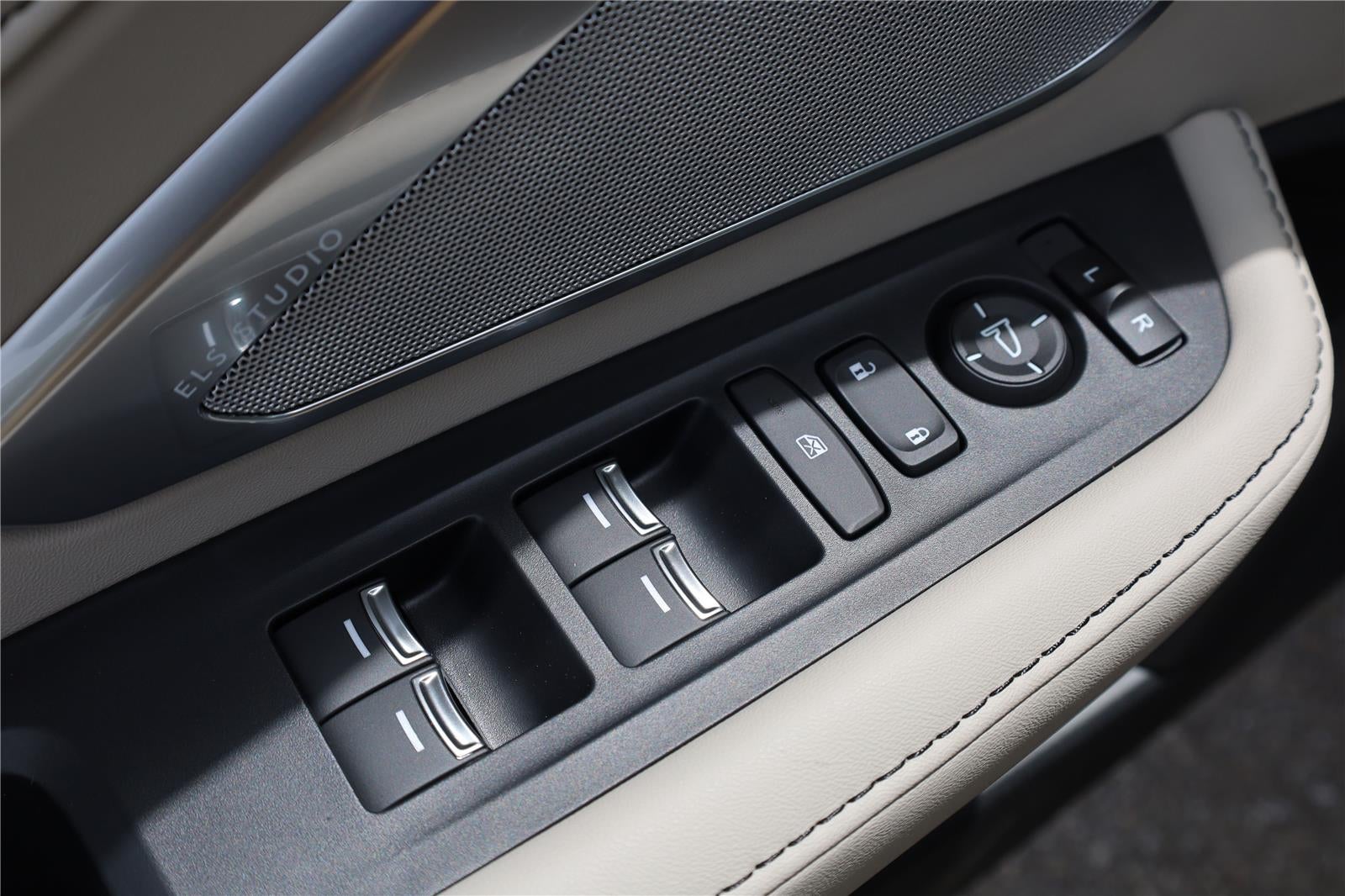 2025 Acura RDX SH-AWD w/Tech