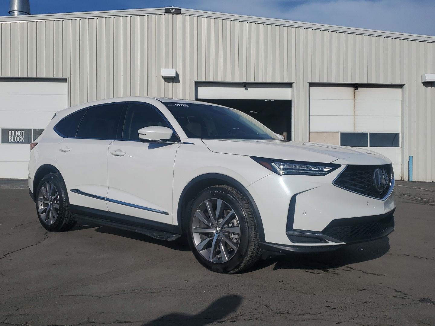 2025 Acura MDX w/Technology Package