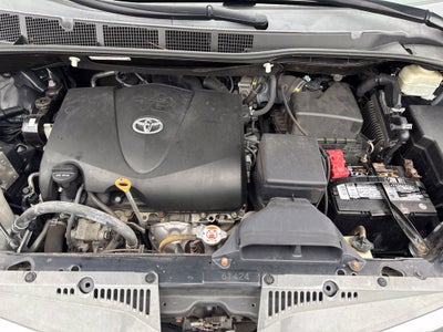 2019 Toyota Sienna XLE 8 Passenger