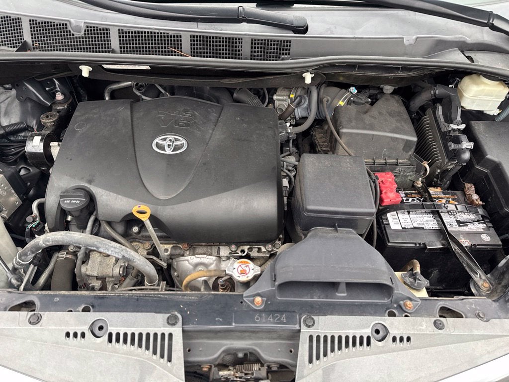 2019 Toyota Sienna XLE 8 Passenger