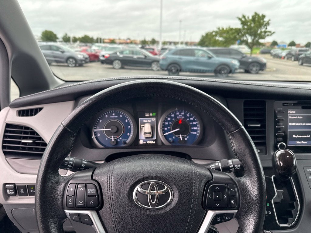 2019 Toyota Sienna XLE 8 Passenger