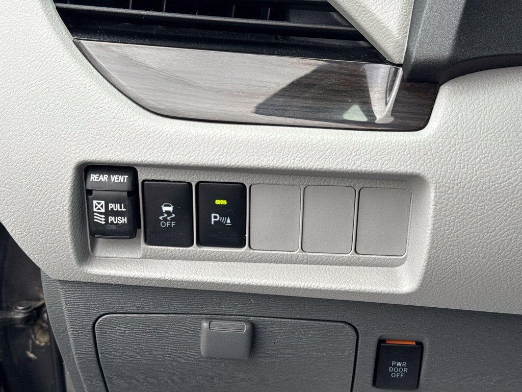 2019 Toyota Sienna XLE 8 Passenger
