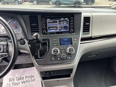2019 Toyota Sienna XLE 8 Passenger