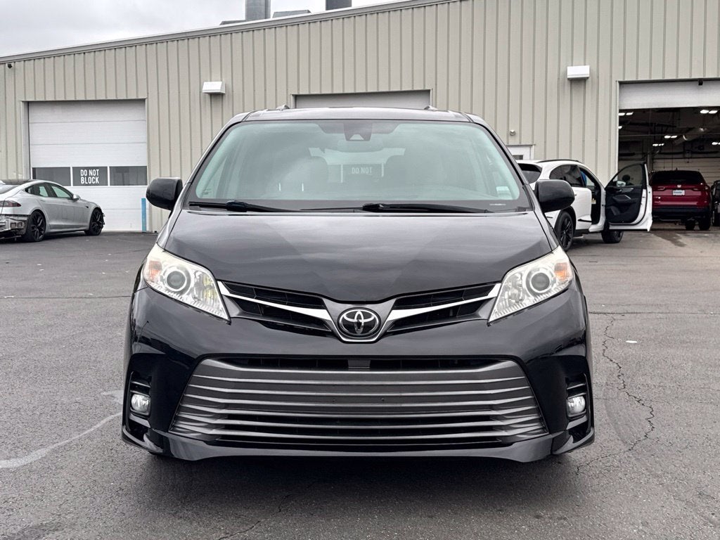 2019 Toyota Sienna XLE 8 Passenger