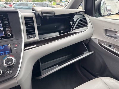 2019 Toyota Sienna XLE 8 Passenger