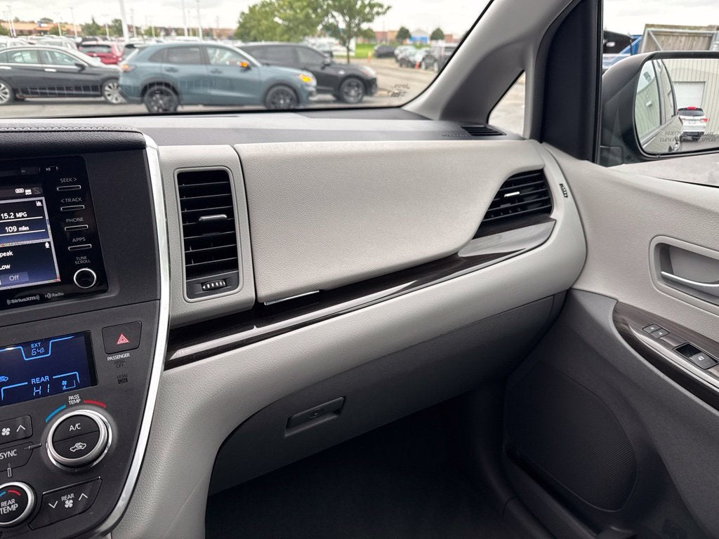 2019 Toyota Sienna XLE 8 Passenger