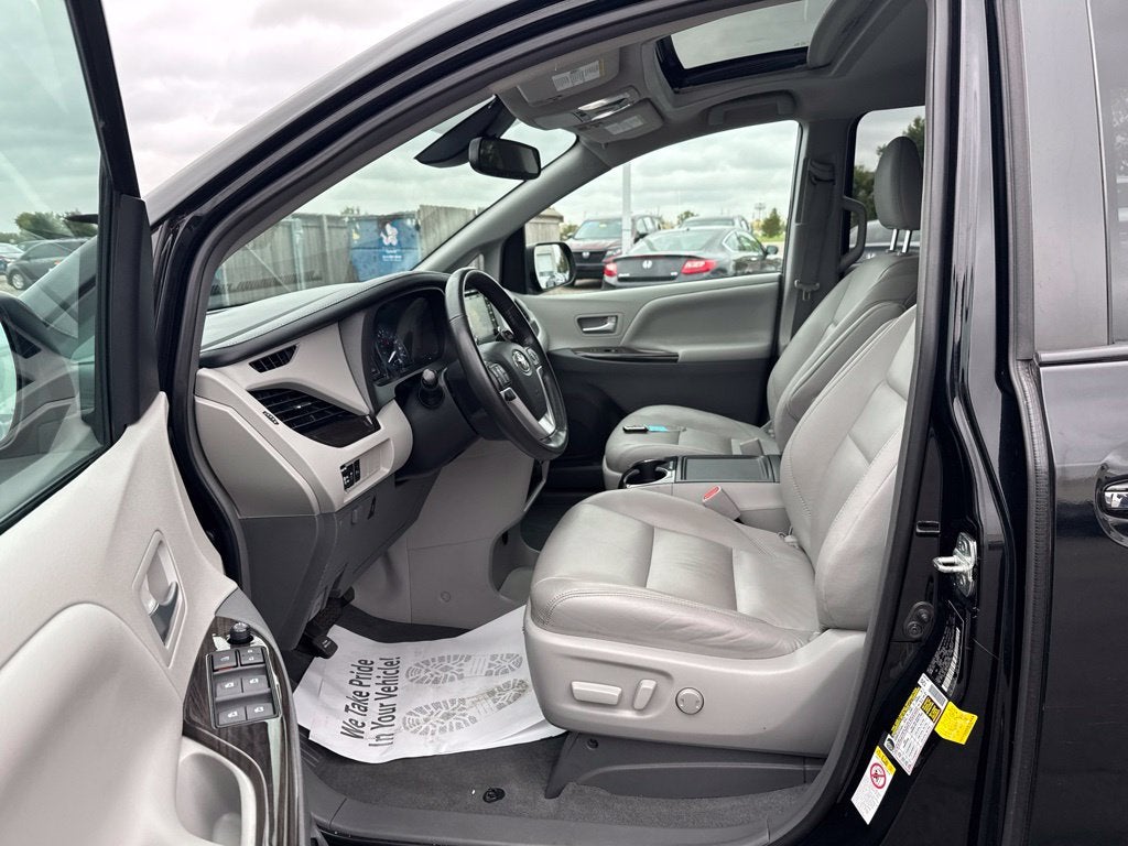 2019 Toyota Sienna XLE 8 Passenger