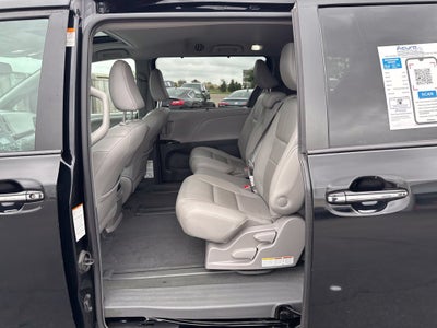 2019 Toyota Sienna XLE 8 Passenger
