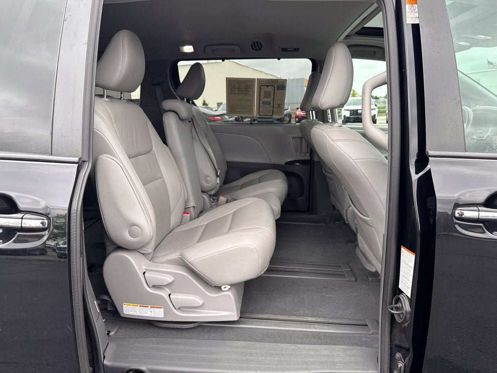 2019 Toyota Sienna XLE 8 Passenger