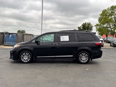 2019 Toyota Sienna XLE 8 Passenger
