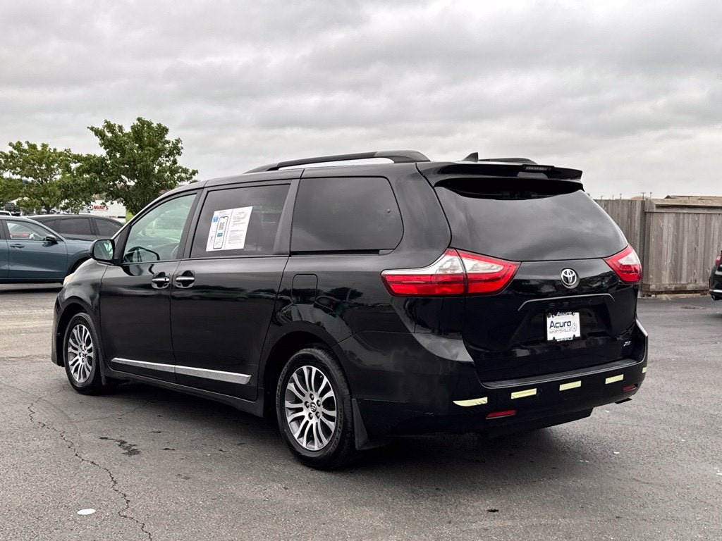 2019 Toyota Sienna XLE 8 Passenger