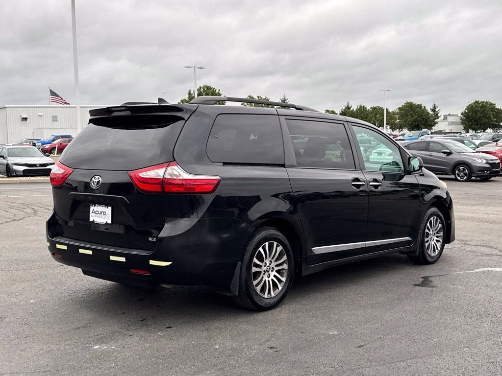 2019 Toyota Sienna XLE 8 Passenger
