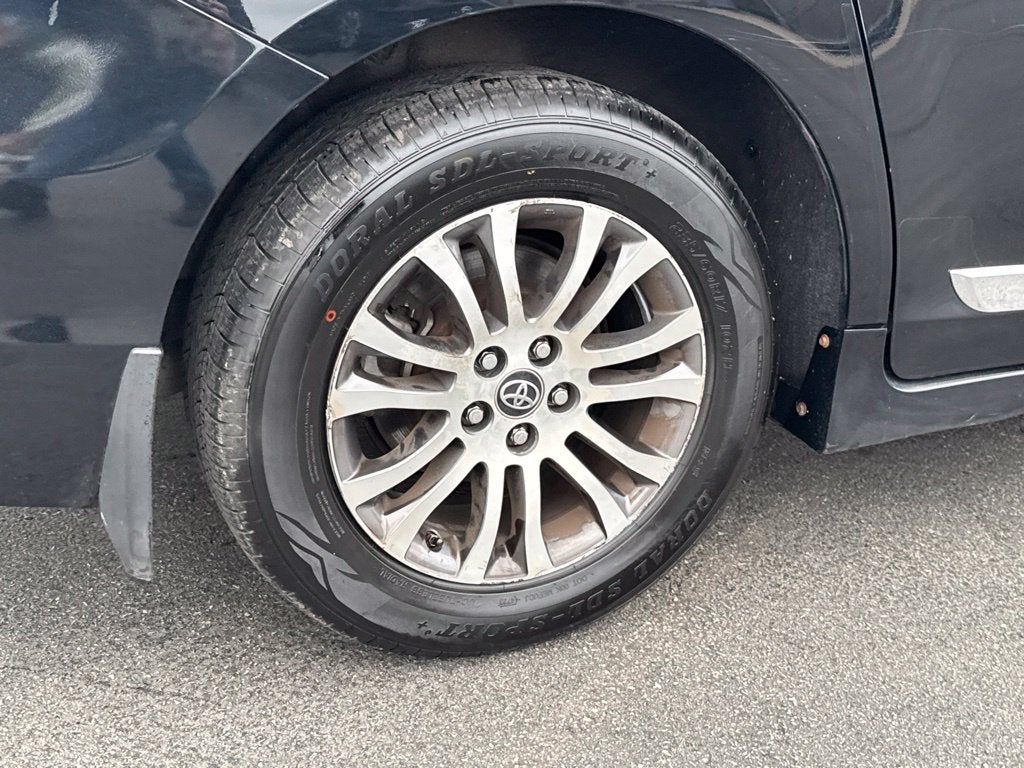 2019 Toyota Sienna XLE 8 Passenger