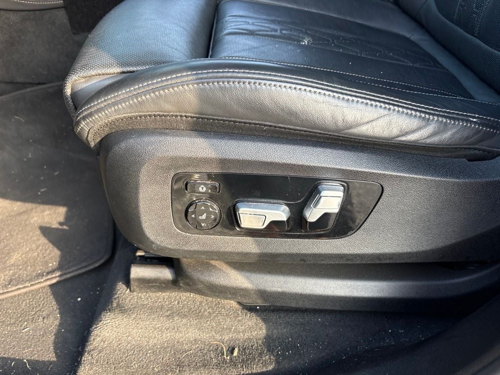 2020 BMW X7 M50i