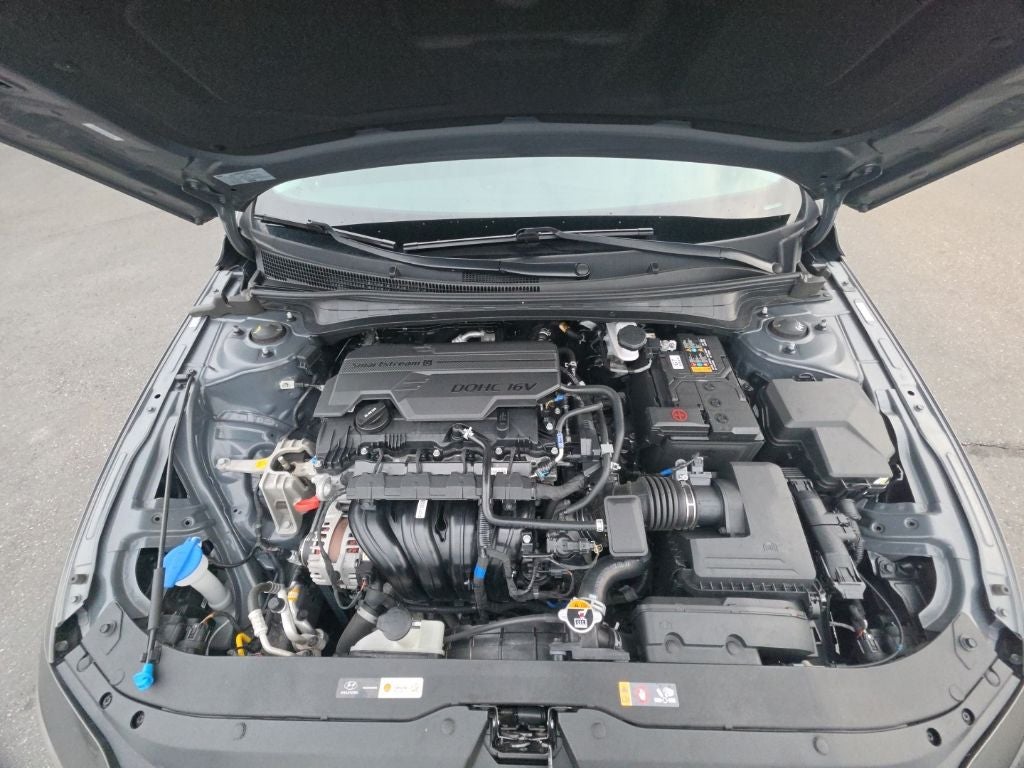 2024 Hyundai Elantra SE
