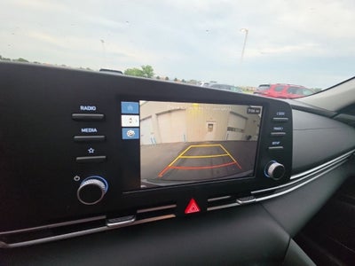 2024 Hyundai Elantra SE