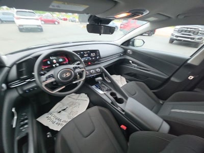 2024 Hyundai Elantra SE