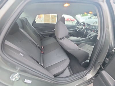 2024 Hyundai Elantra SE