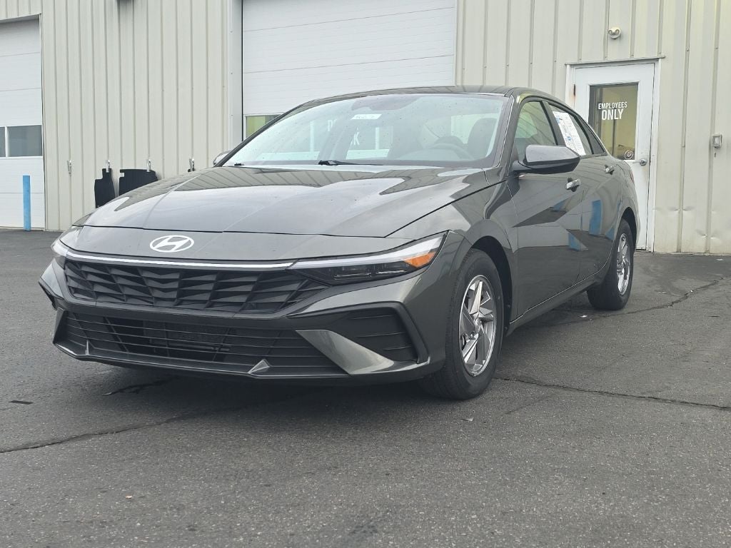 2024 Hyundai Elantra SE