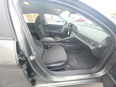 2024 Hyundai Elantra SE