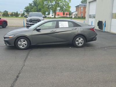 2024 Hyundai Elantra SE