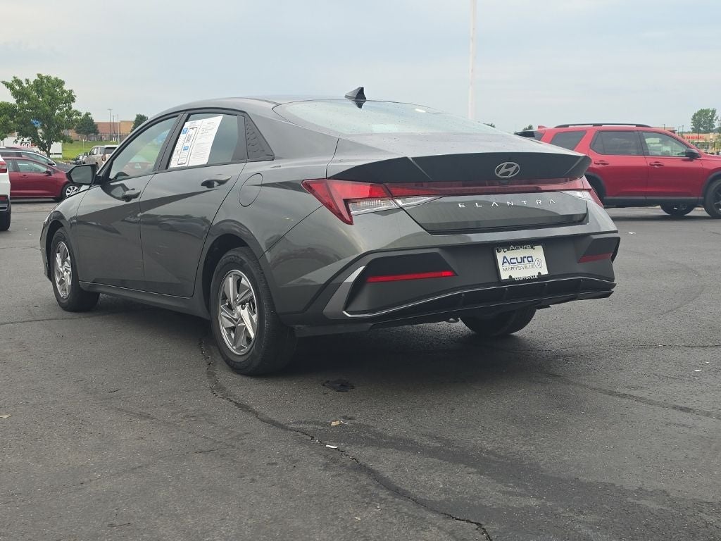 2024 Hyundai Elantra SE