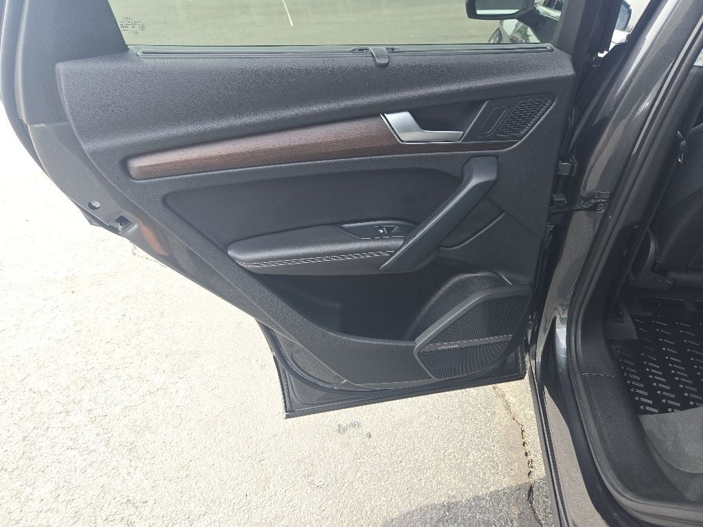 2023 Audi Q5 45 S line Prestige quattro