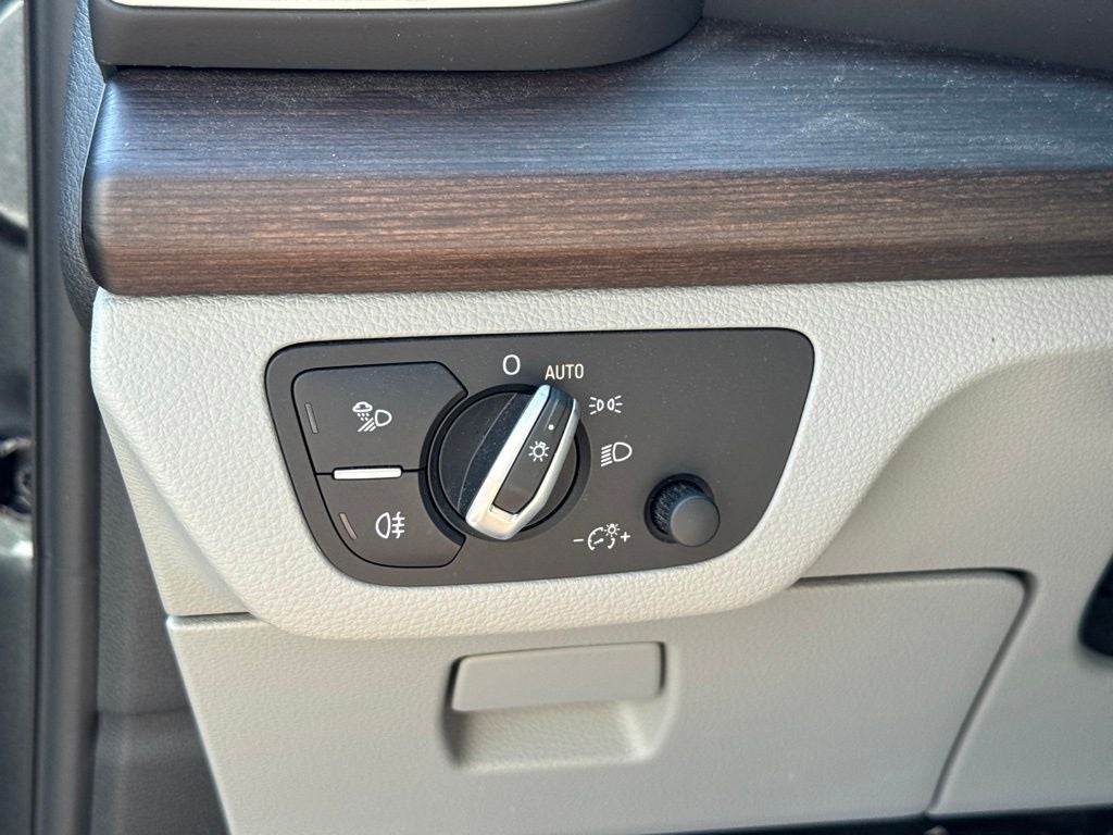2022 Audi Q5 45 S line Premium quattro