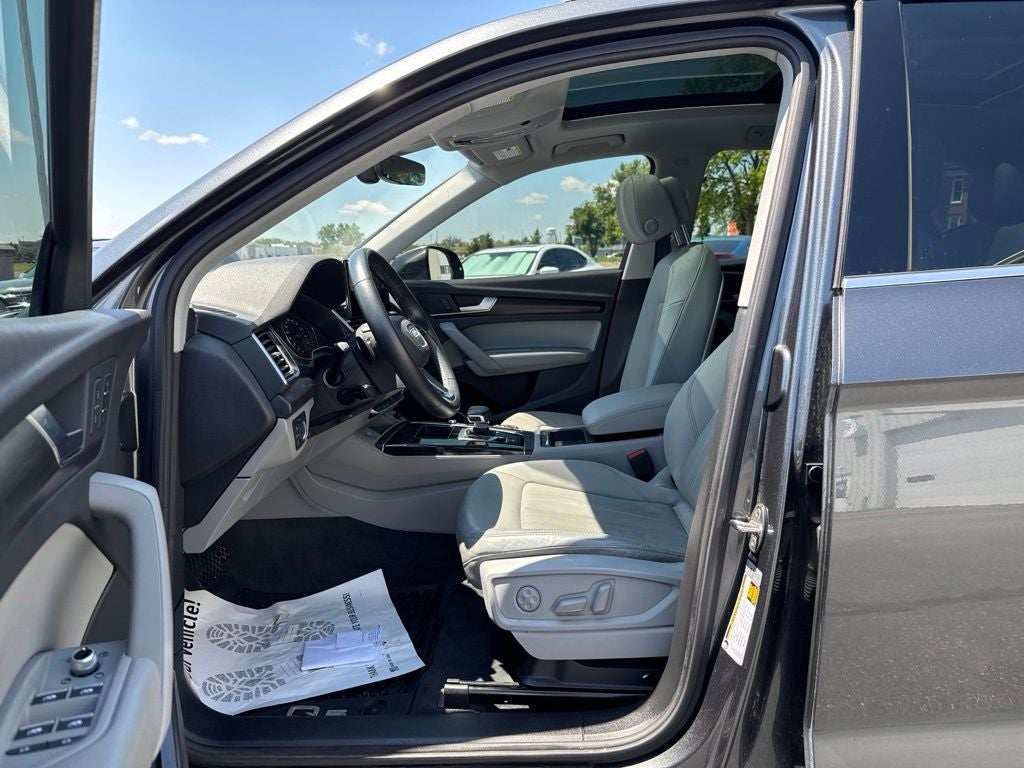 2022 Audi Q5 45 S line Premium quattro