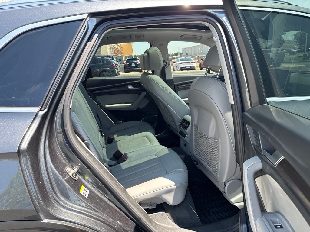 2022 Audi Q5 45 S line Premium quattro